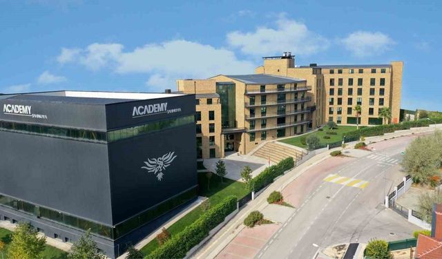 Şahinkaya'dan başarılı öğrencilere burs imkanı