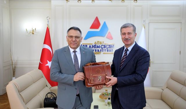 Rektör Gürel’den AİÇÜ Rektörü Gülçin'e Nezaket Ziyareti