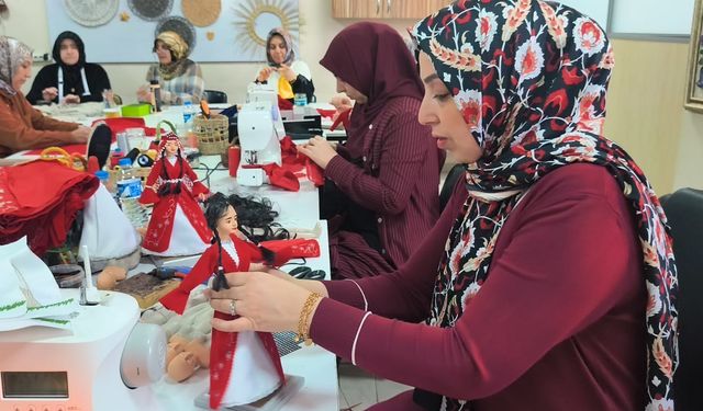 Iğdır’da Yöresel Kıyafetler Bez Bebeklerle Yaşatılıyor