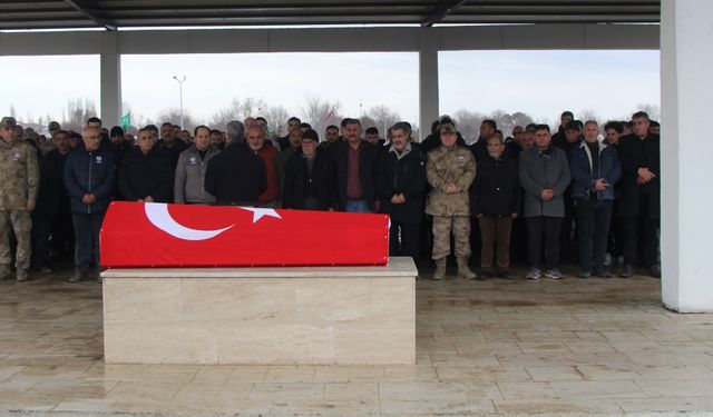 Uzman Çavuş Doğukan Türkden Gözyaşlarıyla Son Yolculuğuna Uğurlandı