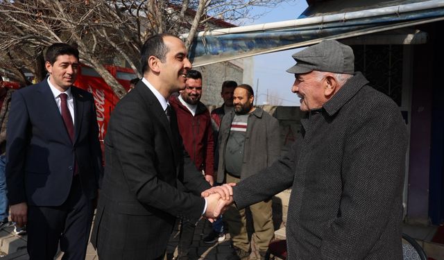 Vali Taşolar Karakoyunlu’da Esnaf ve Vatandaşla Buluştu