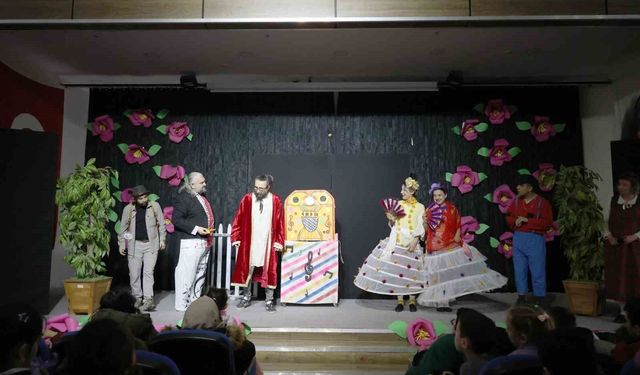 Aydın Büyükşehir Belediyesi'nden çocuklara tiyatro şöleni