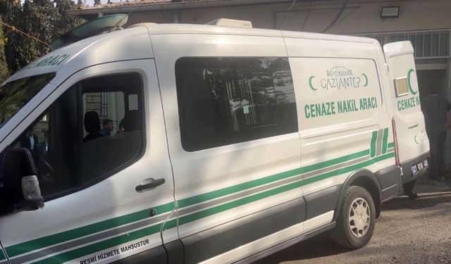 Gaziantep’te Düğün salonu önünde silahlı saldırıya uğrayan genç kurtarılamadı