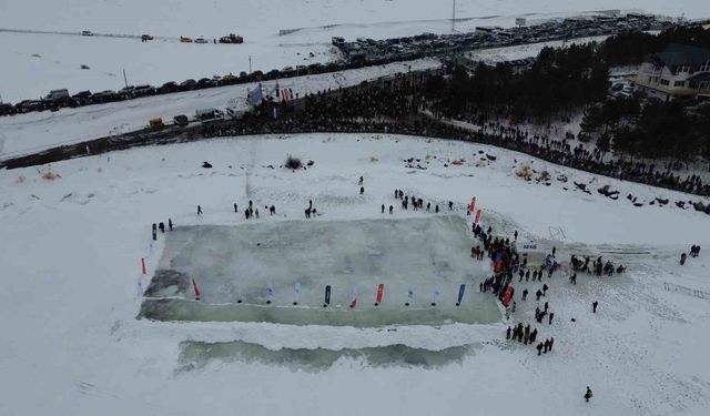 Kars Çıldır Gölü'nde buz üstünde muhteşem şölen