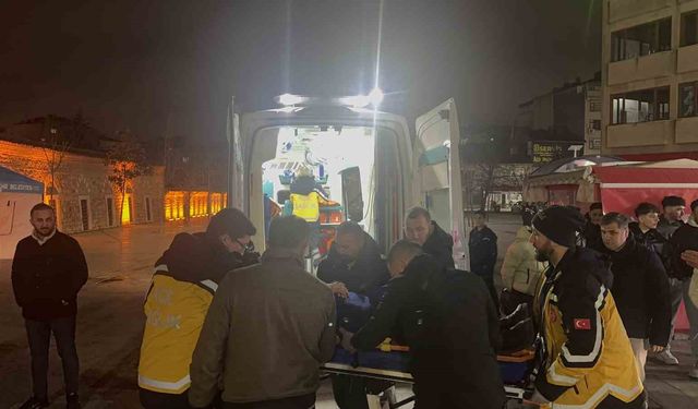 Otomobile çarpan scooter sürücüsü yaralandı