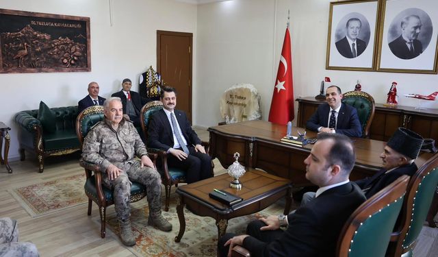 M. Fırat Taşolar Tuzluca Kaymakamlığı’nı Ziyaret Etti