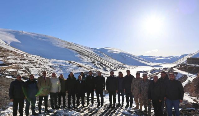 Vali Taşolar ve Beraberindekiler Ünlendi Barajı’nda İncelemede Bulundu