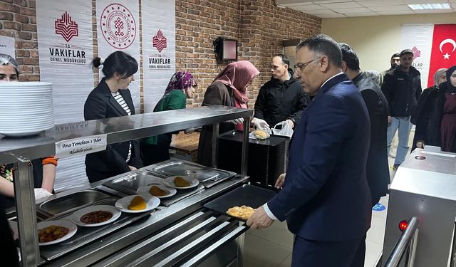 Iğdır Üniversitesi’nde Gönül Köprüsü: Rektör Gürel İftarda Öğrencilerle Buluştu