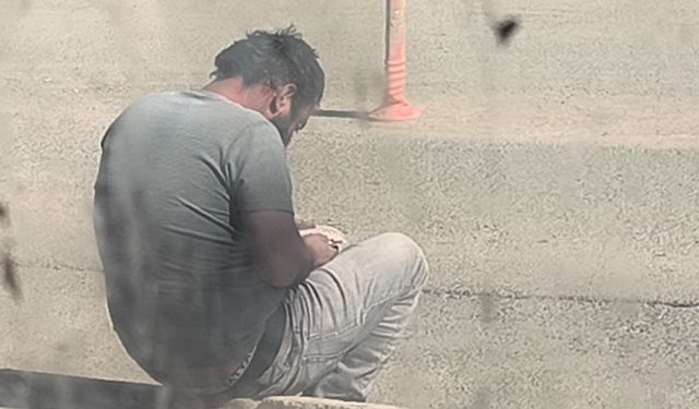 IĞDIR’DA “YALIN AYAK” TİYATROSU: DİLENCİ MESAI BİTİMİNDE PARA SAYARKEN YAKALANDI!