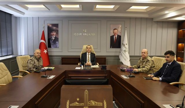 Sınır Hattında Güvenlik Zirvesi: Vali Taşolar Kritik Toplantıya Katıldı