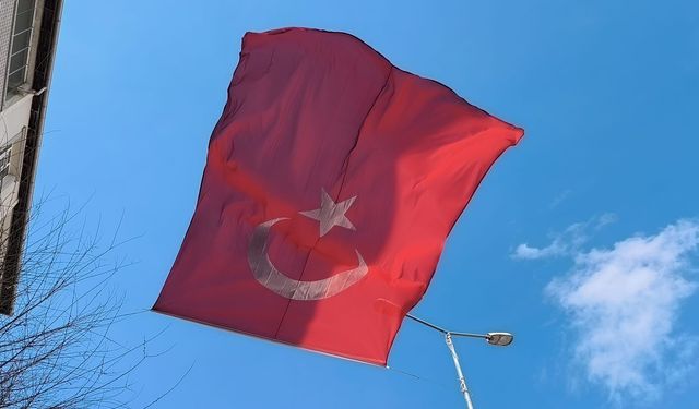 Iğdır  Ay-Yıldızlı Bayraklarla Donatıldı