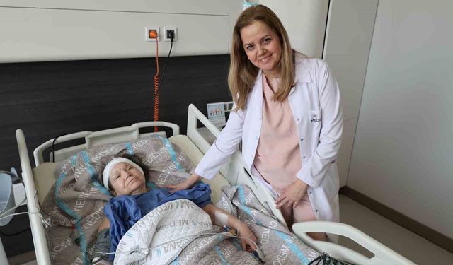 60 yıllık sessizliği koklear implantla son bulacak