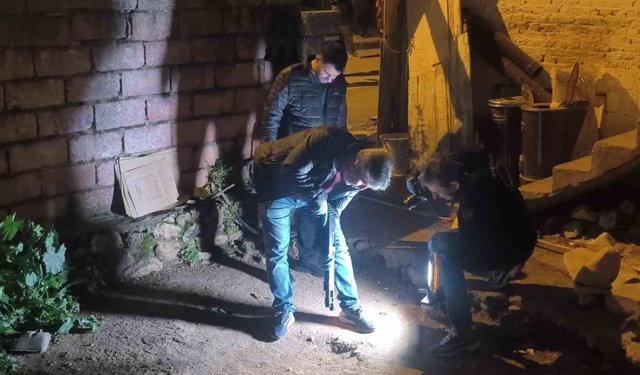 Antalya’da Komşuların tartışması silahlı kavgaya dönüştü: 2 yaralı