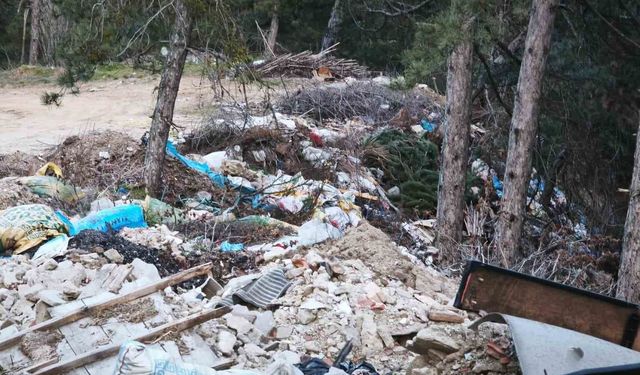 Doğanın kalbine çöp doldurdular