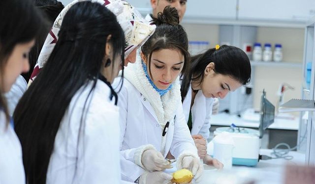 ETÜ Öğrenci Toplulukları, ÜNİDES'ten 7 proje için destek almaya hak kazandı