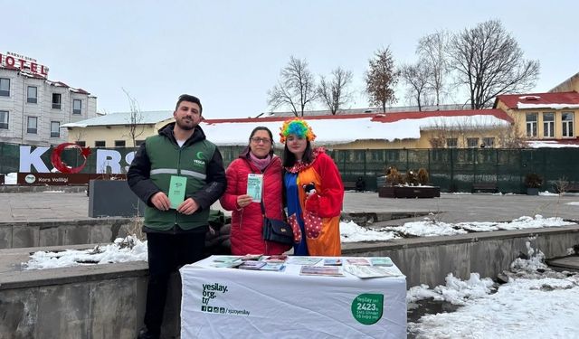 Kars'ta bağımlılıkla mücadele standı açıldı