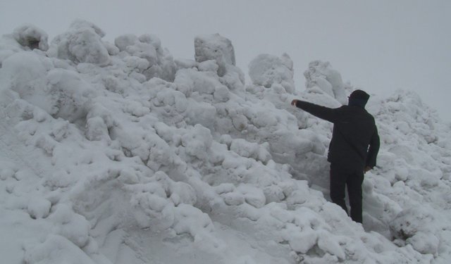 Kars'ta Mart sonunda kış geri döndü: Boğatepe Geçidi ve köyler kar altında