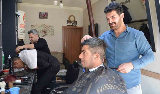 Tercan'da berberlerde bayram yoğunluğu