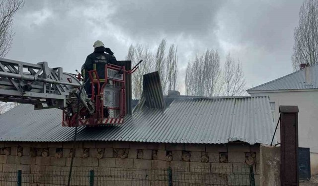 Van'ın Muradiye ilçesinde tandır evi yangını