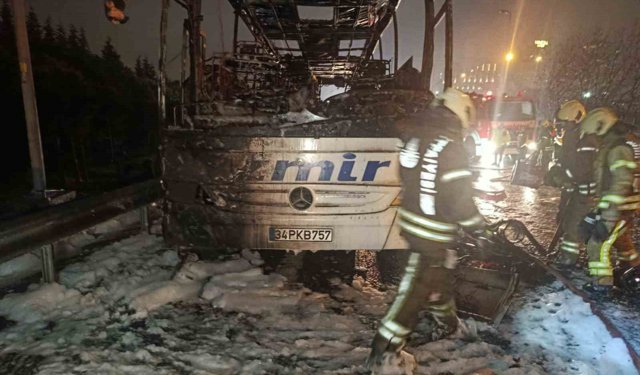 Yolcu otobüsü alevlere teslim oldu
