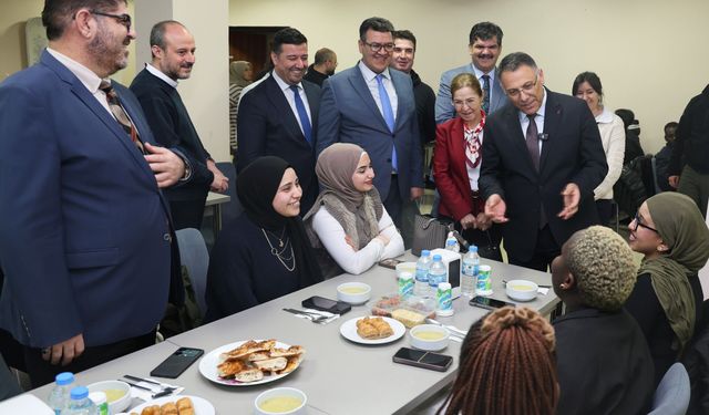 Rektör Gürel, Uluslararası Öğrencilerle İftar Sofrasında Buluştu