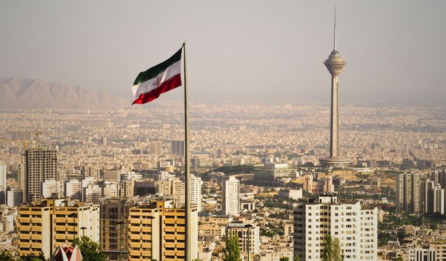 İran, İsrail’i Füze Manyağı Yaptı