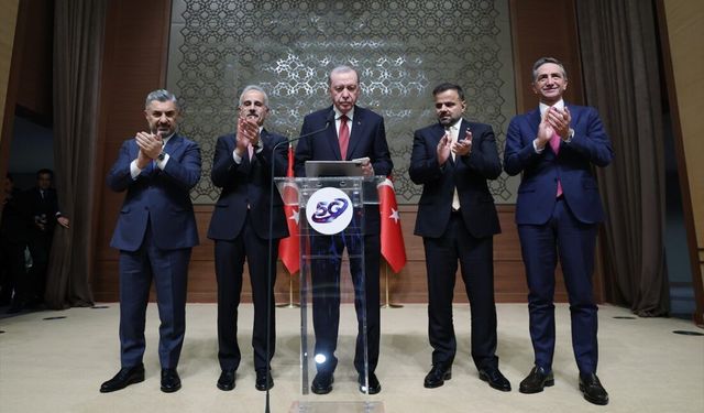 Cumhurbaşkanı Erdoğan'ın tablet ekranından butona basmasıyla Türkiye'de 5G teknolojisine geçildi.