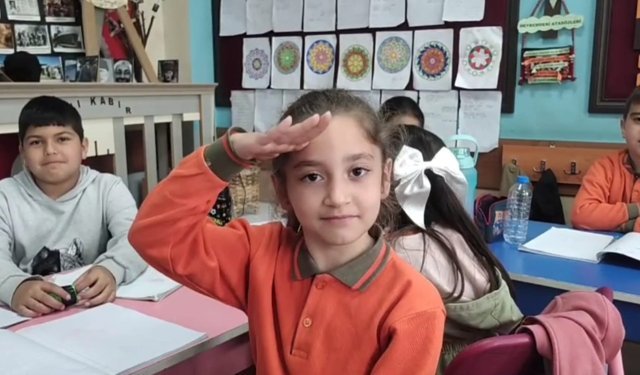 Melekli’de Minik Kalplerden Polise Büyük Vefa: 181. Yıla Özel Video