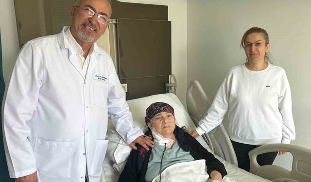 20 yıllık tümör Van'da yapılan ameliyatla alındı