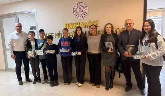 Başarılı öğrenciler ödüllendirildi