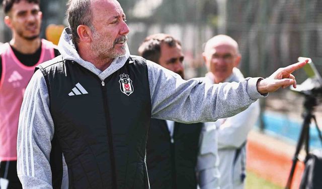 Beşiktaş, Fenerbahçe maçı hazırlıklarını sürdürüyor