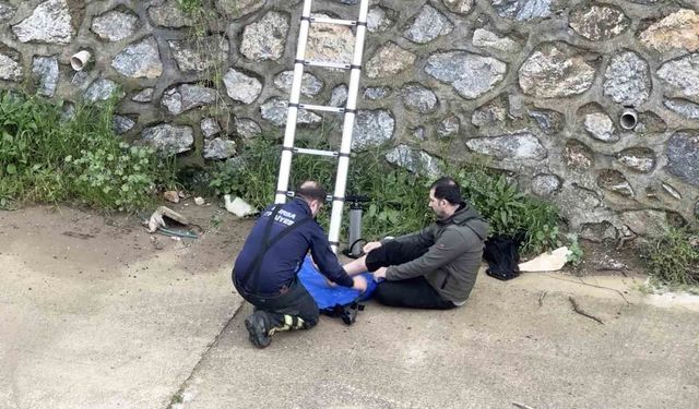 Dereye düşen adamı ekipler kurtardı