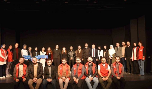 Genç şairler yarıştı