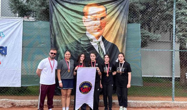 Kortların şampiyonu Gaziantep Kolej Vakfı Türkiye finallerinde