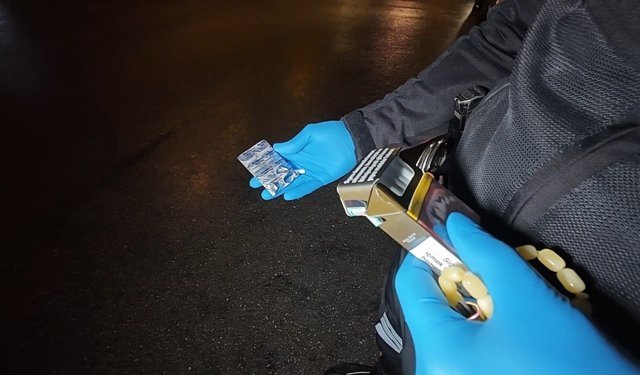 Otomobilde sentetik hap ele geçirdi