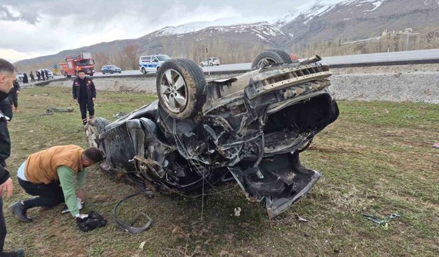 Van'da Muradiye-Çaldıran yolunda kaza: 1 ölü, 2 yaralı