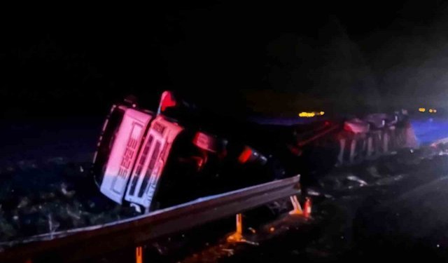 Zincirleme kaza: 4 jandarma personeli yaralandı