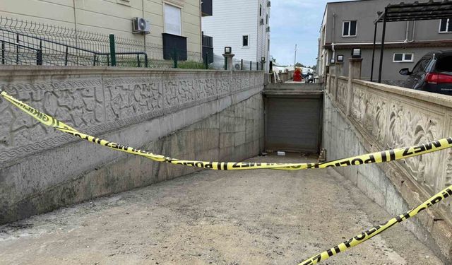 Apartman boşluğuna düşerek hayatını kaybetti