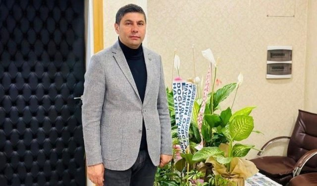 Belediye başkanının sekreterine satırla saldırı: 1 yaralı