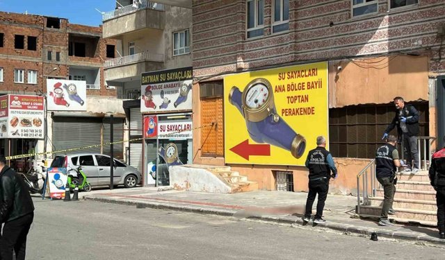 Çatında düşen genç hayatını kaybetti