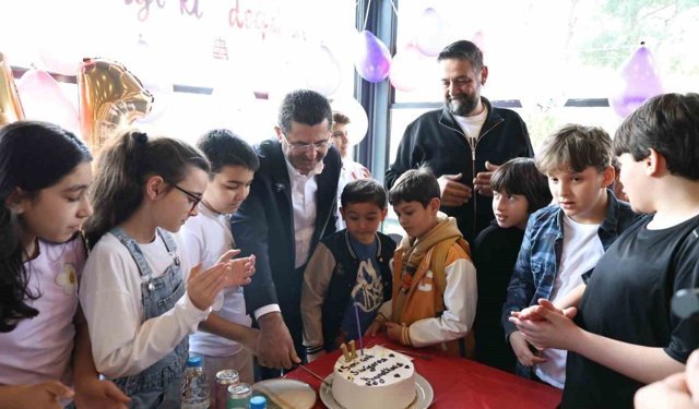 Çekmeköy'de şehit olan Fatma Nur öğretmenin oğlu Hasan Kemal'e doğum günü sürprizi