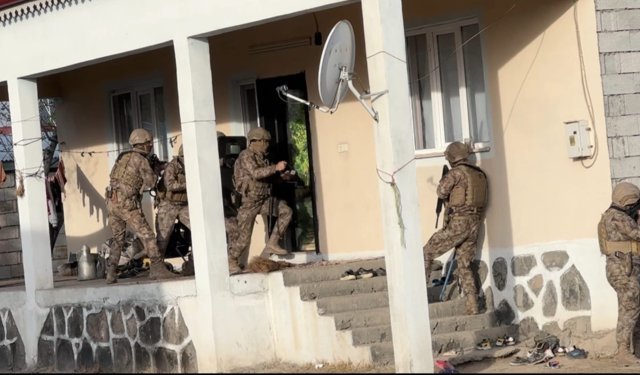 Göçmen Kaçakçılığı Operasyonu 7 Tutuklama