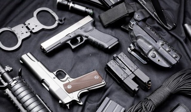 Silah kaçakçılarına ve ruhsatsız silah bulunduran şahıslara yönelik düzenlenen operasyonlarda 404 şüpheli yakalandı