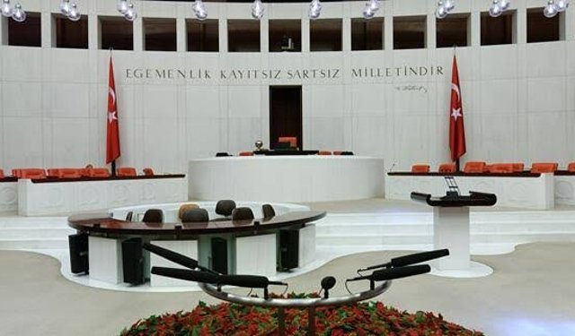 Doğum izni ve sosyal medyaya 15 yaş düzenlemesi TBMM'de kabul edildi