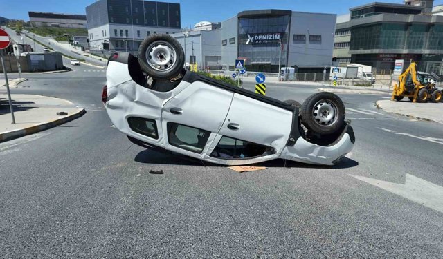 Kazaya karışan otomobil takla attı