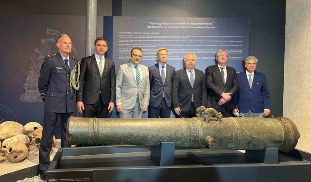 Söküme gelen gemiden 17. yüzyıla ait bronz top çıktı