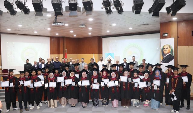 Iğdır Üniversitesi İlahiyat Fakültesi'nde Mezuniyet Gururu