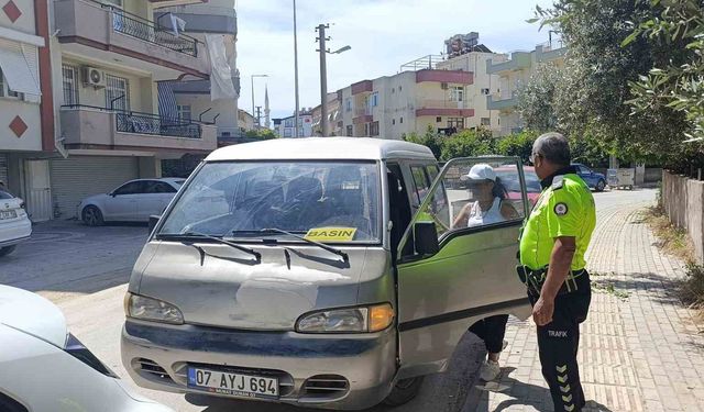 Aracın camına 'Basın' yazdı, evrakta sahtecilikten işlem yapıldı