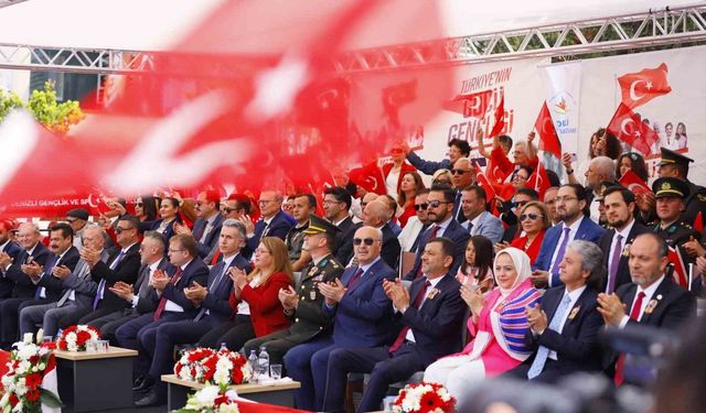 Denizli'de 19 Mayıs'ın 107. yıl dönümünde görkemli kutlama