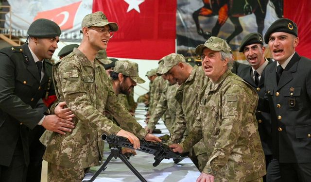 Engelleri aştılar, vatana asker oldular